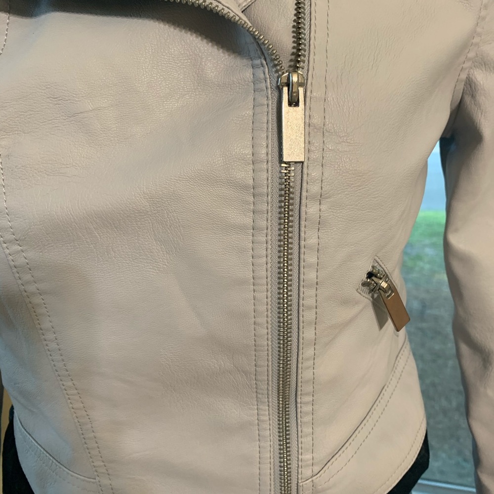 🐣New Look Petite Faux Grey Leather Moto Jacket - Picture 4 of 16